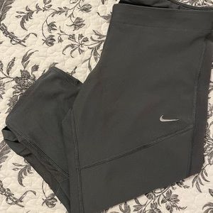 Nike Charcoal Grey Paneled Cropped Leggings